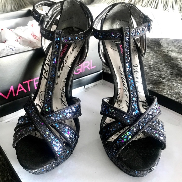 MATERIAL GIRL , Hot and sexy starts HERE! 😎6.5 ❤️ - Picture 5 of 7